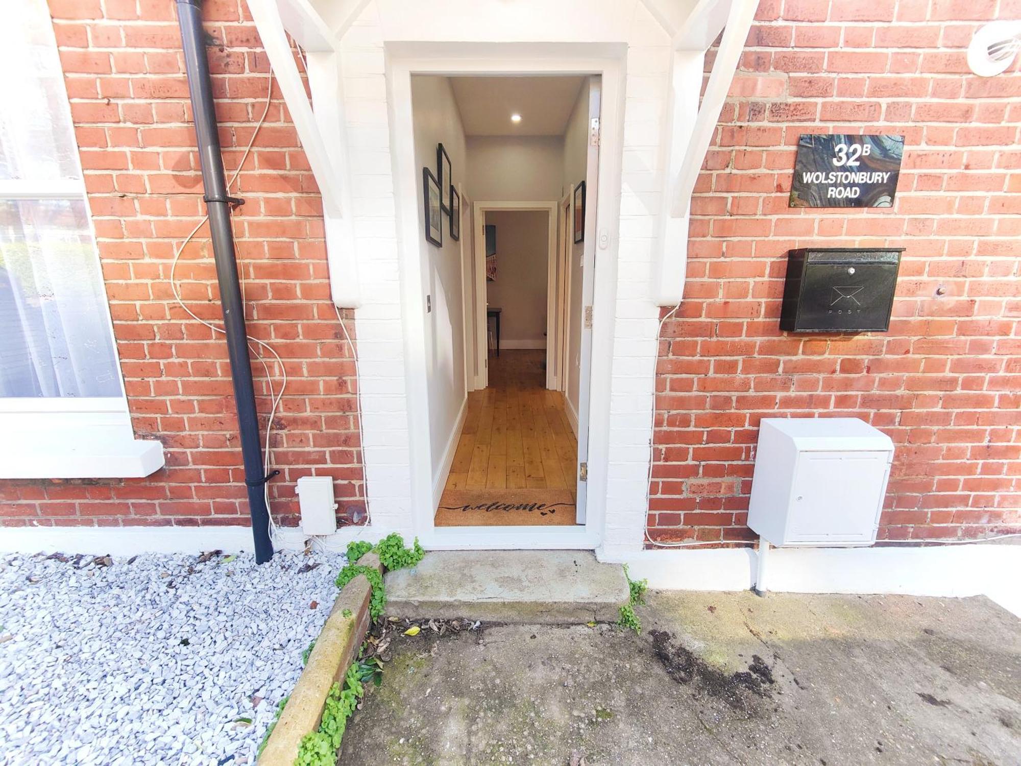 Modern Central Brighton Patio Apartment Exterior photo